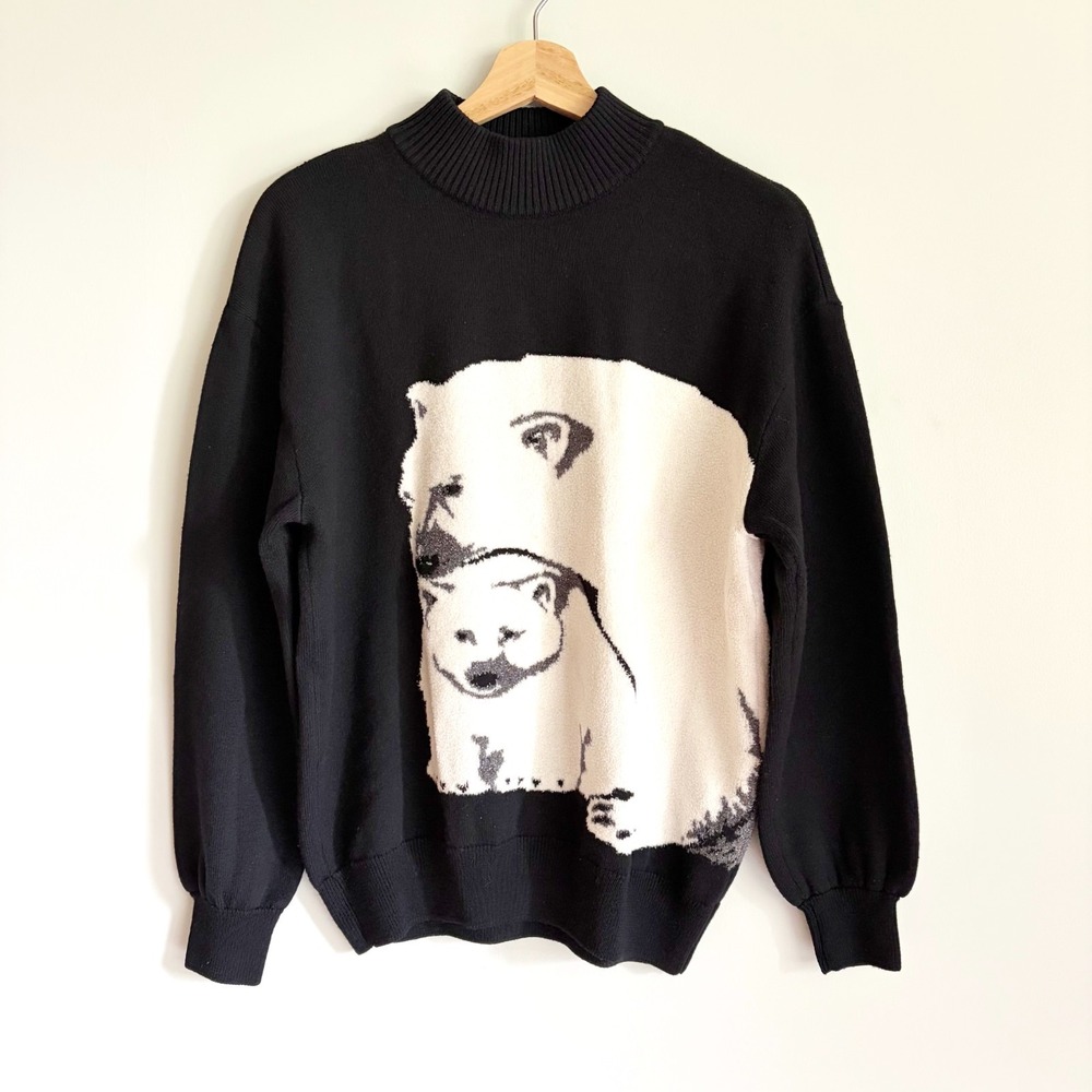 St. John Sweater Size Medium Black Mock Neck Polar Bear Graphic Knit Pullover